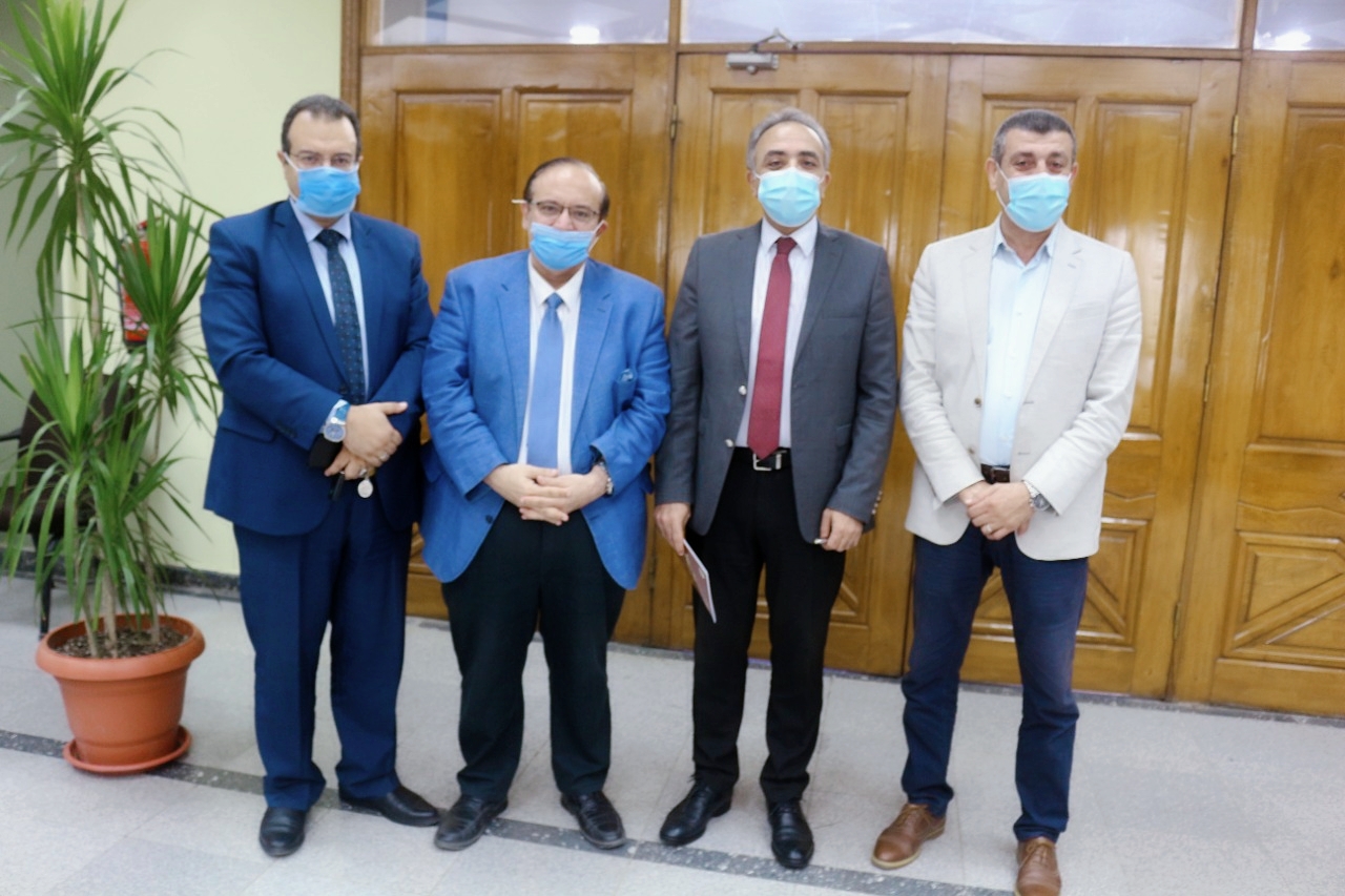 توقيع عقود عدد (13) مشروع بحثي تنافسي الفائزين بالتمويل من صندوق البحوث للعام 2020